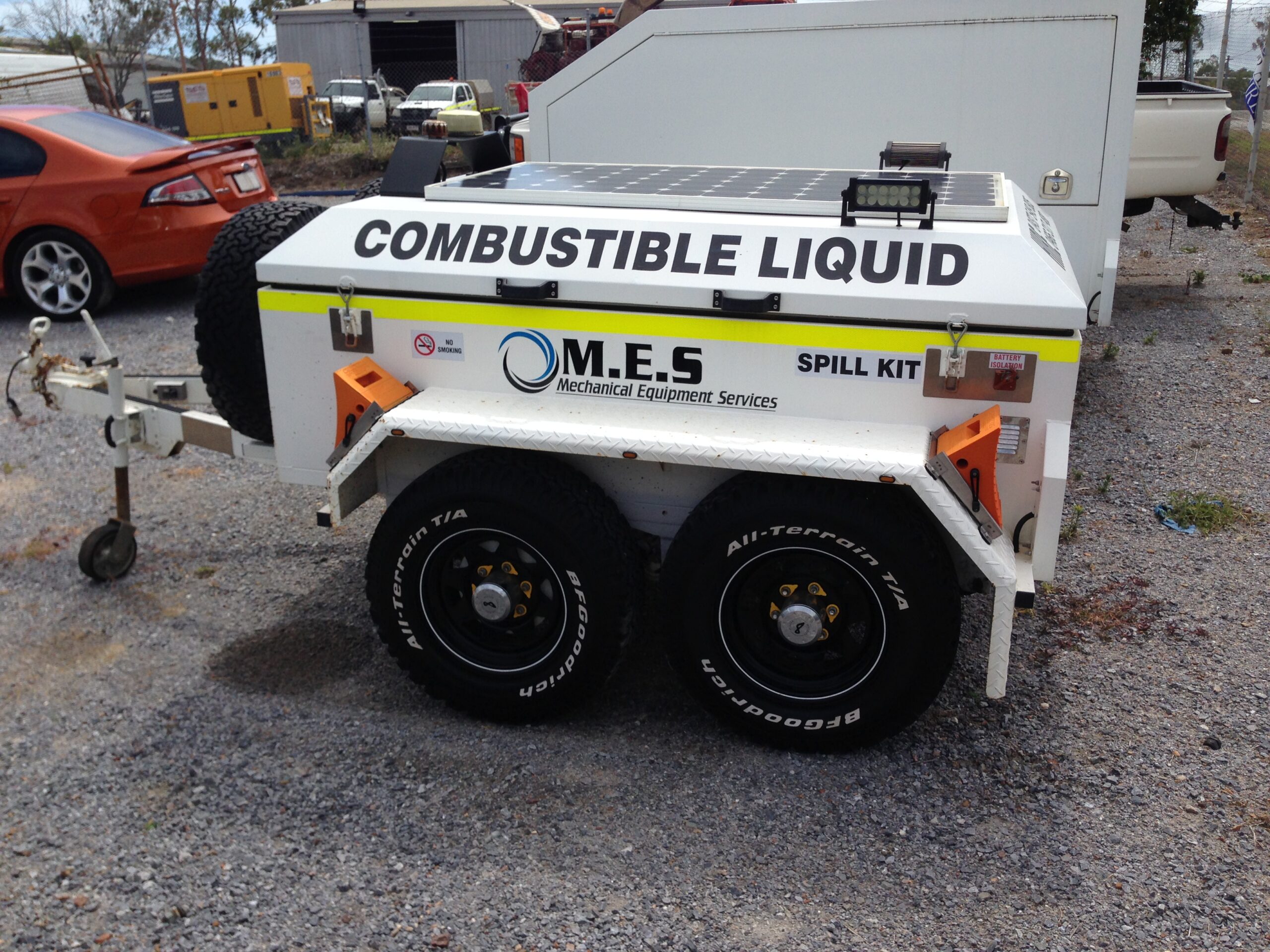 White dumper equipment